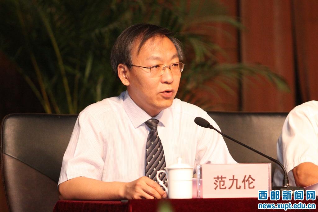 范九伦介绍2014届本专科生、硕士研究生毕业情况和学位授予情况
